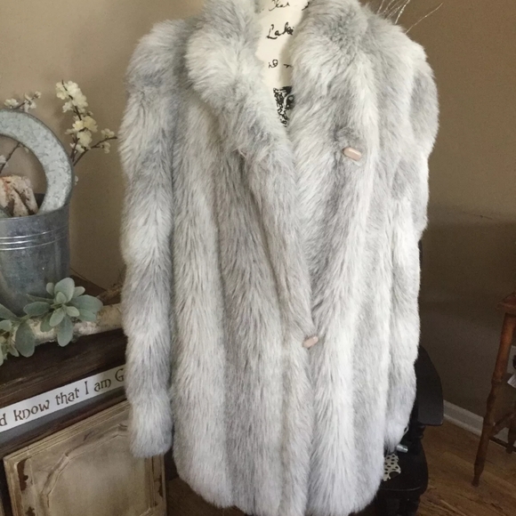 Saint Laurent Jackets & Blazers - 🎉🎉HP🎉🎉Faux fur silver fox coat womens vintage